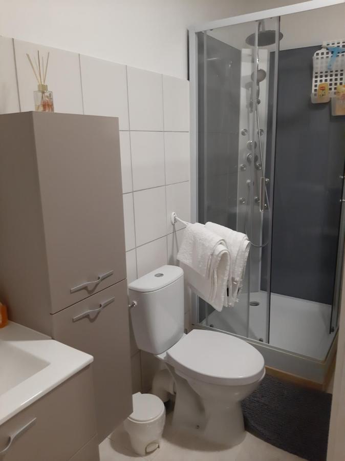 Le Logis Des Templiers Appartement Climatise Regusse Exterior photo